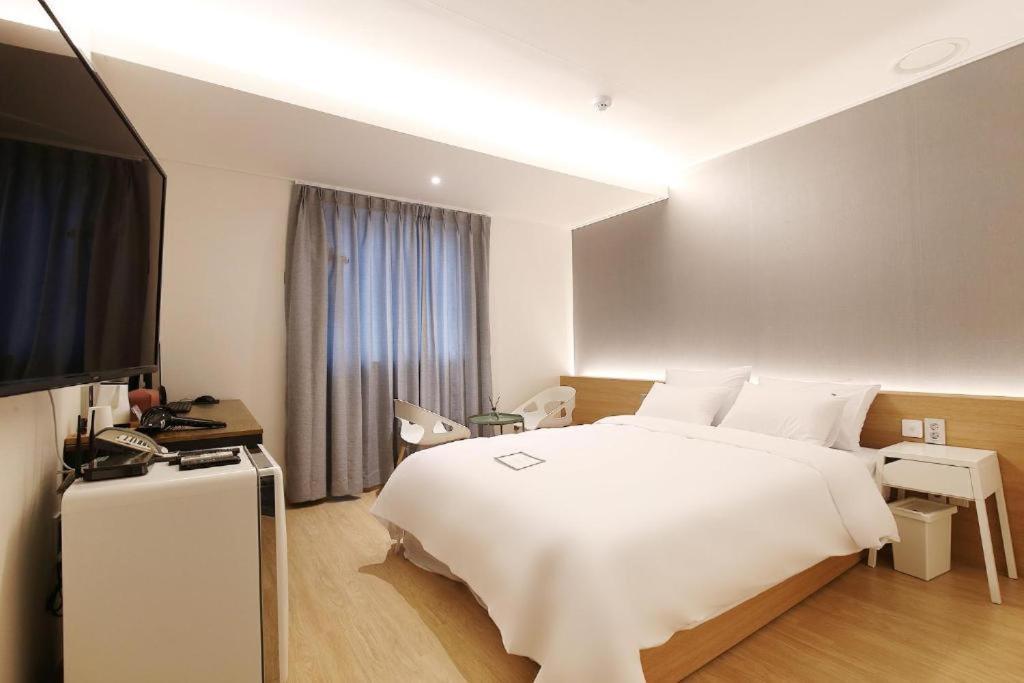 Urban Stay Cheonan Exterior photo