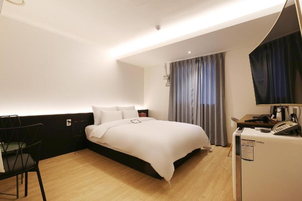 Urban Stay Cheonan Exterior photo