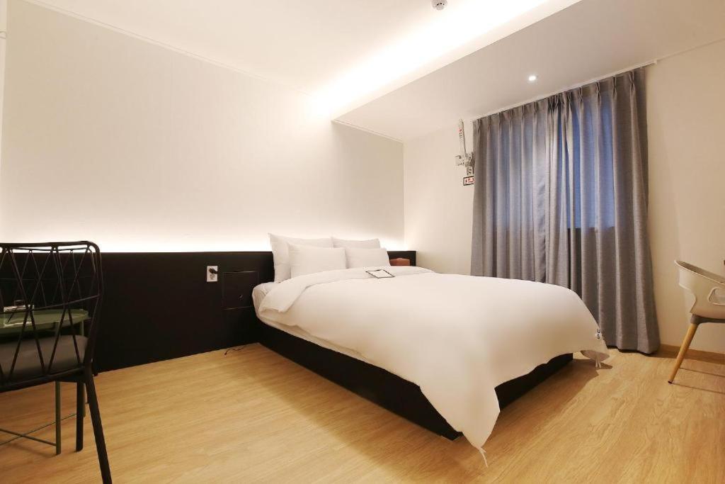 Urban Stay Cheonan Exterior photo